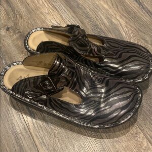 Alegria shoes size 39